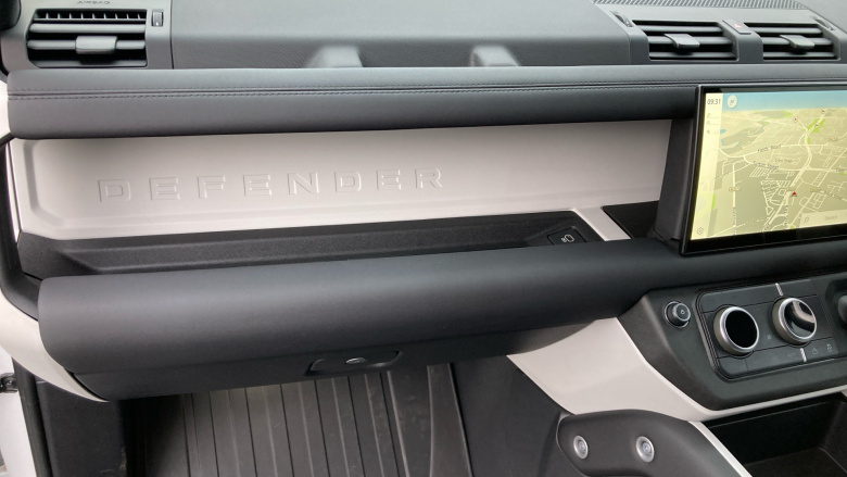 Land Rover Defender 90 Diesel 3.0 D250 Hard Top S Auto